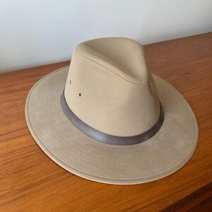 Bailey of Hollywood Hat - Poet